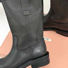 Miu Miu/缪缪26WF新品擦色做旧甜酷辣妹风短靴擦色做旧战损质感十足手工肌理每双皆独一甜酷辣妹风精 Miu Miu/缪缪26WF新品擦色做旧甜酷辣妹风短靴擦色做旧战损质感十足手工肌理每双皆独一甜酷辣妹风精
