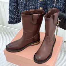 Miu Miu/缪缪26WF新品擦色做旧甜酷辣妹风短靴擦色做旧战损质感十足手工肌理每双皆独一甜酷辣妹风精 Miu Miu/缪缪26WF新品擦色做旧甜酷辣妹风短靴擦色做旧战损质感十足手工肌理每双皆独一甜酷辣妹风精