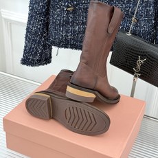 Miu Miu/缪缪26WF新品擦色做旧甜酷辣妹风短靴擦色做旧战损质感十足手工肌理每双皆独一甜酷辣妹风精 Miu Miu/缪缪26WF新品擦色做旧甜酷辣妹风短靴擦色做旧战损质感十足手工肌理每双皆独一甜酷辣妹风精