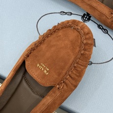 (原版飞机盒+10)Prada/普拉达26WF新品复古字母褶皱平底乐福鞋秋冬衣橱万能百搭单品上脚松弛氛围 (原版飞机盒+10)Prada/普拉达26WF新品复古字母褶皱平底乐福鞋秋冬衣橱万能百搭单品上脚松弛氛围