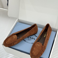 (原版飞机盒+10)Prada/普拉达26WF新品复古字母褶皱平底乐福鞋秋冬衣橱万能百搭单品上脚松弛氛围 (原版飞机盒+10)Prada/普拉达26WF新品复古字母褶皱平底乐福鞋秋冬衣橱万能百搭单品上脚松弛氛围