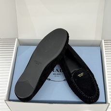 (原版飞机盒+10)Prada/普拉达26WF新品复古字母褶皱平底乐福鞋秋冬衣橱万能百搭单品上脚松弛氛围 (原版飞机盒+10)Prada/普拉达26WF新品复古字母褶皱平底乐福鞋秋冬衣橱万能百搭单品上脚松弛氛围