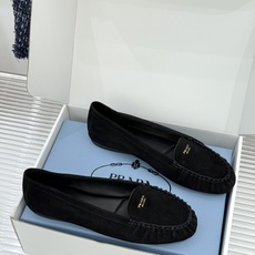 (原版飞机盒+10)Prada/普拉达26WF新品复古字母褶皱平底乐福鞋秋冬衣橱万能百搭单品上脚松弛氛围 (原版飞机盒+10)Prada/普拉达26WF新品复古字母褶皱平底乐福鞋秋冬衣橱万能百搭单品上脚松弛氛围