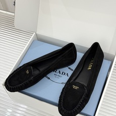 (原版飞机盒+10)Prada/普拉达26WF新品复古字母褶皱平底乐福鞋秋冬衣橱万能百搭单品上脚松弛氛围 (原版飞机盒+10)Prada/普拉达26WF新品复古字母褶皱平底乐福鞋秋冬衣橱万能百搭单品上脚松弛氛围