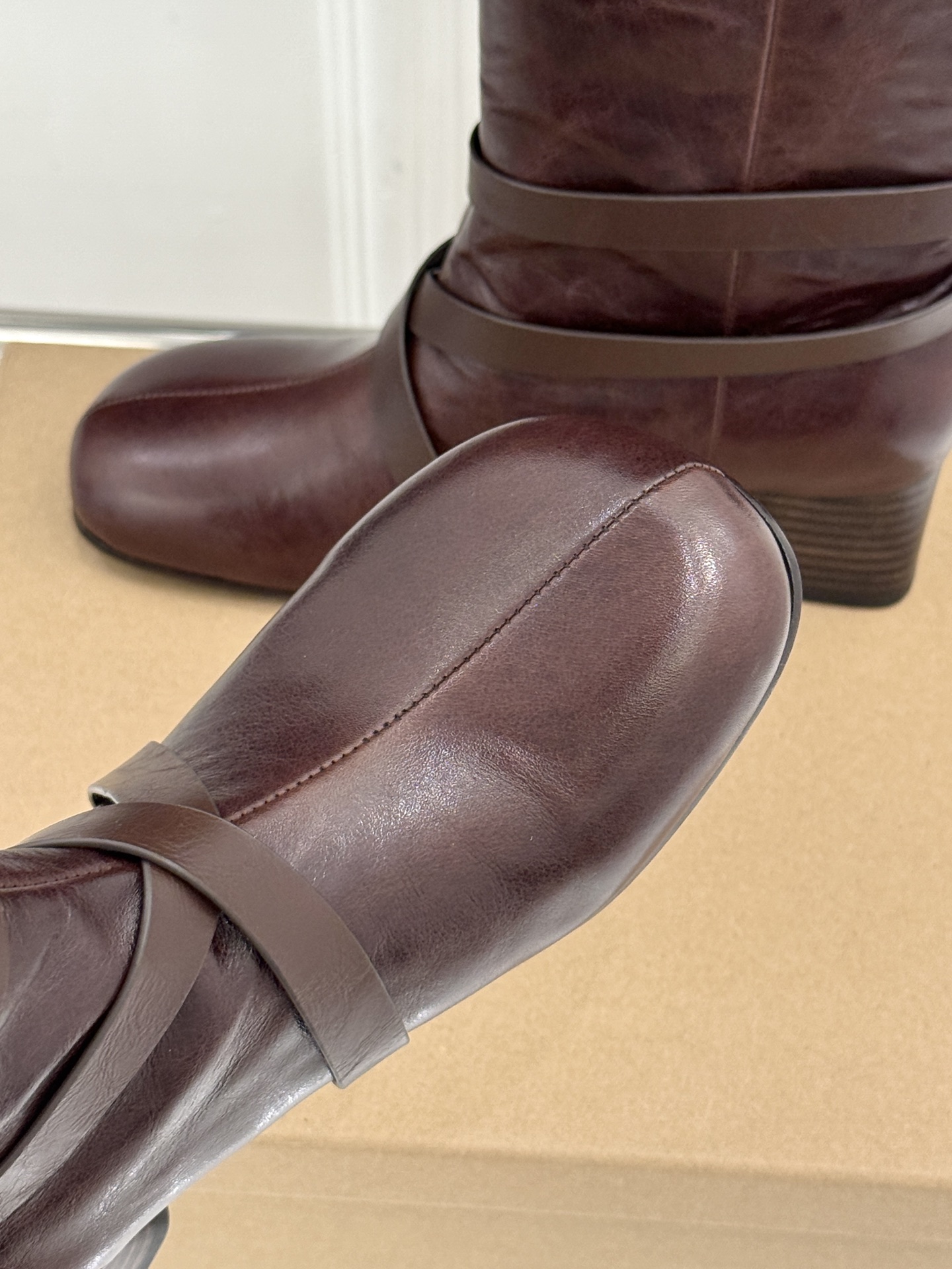 Lemaire 26WF新品皮带扣粗跟短靴秋冬衣橱的宝藏黑马款低调里藏着上乘做工上脚自带不费力高级感懂行