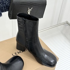 Lemaire 26WF新品极简粗跟短靴秋冬衣橱的万能单品不张扬却自带高辨识度舒适感刻进每处细节缝线细节 Lemaire 26WF新品极简粗跟短靴秋冬衣橱的万能单品不张扬却自带高辨识度舒适感刻进每处细节缝线细节