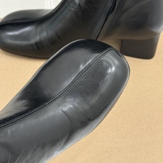 Lemaire 26WF新品极简粗跟短靴秋冬衣橱的万能单品不张扬却自带高辨识度舒适感刻进每处细节缝线细节 Lemaire 26WF新品极简粗跟短靴秋冬衣橱的万能单品不张扬却自带高辨识度舒适感刻进每处细节缝线细节