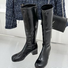 Lemaire 26WF新品极简粗跟弹力靴长靴越穿越爱的经典款型秋日衣橱里的常青树懂行的人一眼便知把舒适 Lemaire 26WF新品极简粗跟弹力靴长靴越穿越爱的经典款型秋日衣橱里的常青树懂行的人一眼便知把舒适