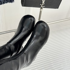 Lemaire 26WF新品极简粗跟弹力靴长靴越穿越爱的经典款型秋日衣橱里的常青树懂行的人一眼便知把舒适 Lemaire 26WF新品极简粗跟弹力靴长靴越穿越爱的经典款型秋日衣橱里的常青树懂行的人一眼便知把舒适