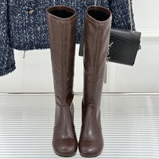 Lemaire 26WF新品极简粗跟弹力靴长靴越穿越爱的经典款型秋日衣橱里的常青树懂行的人一眼便知把舒适 Lemaire 26WF新品极简粗跟弹力靴长靴越穿越爱的经典款型秋日衣橱里的常青树懂行的人一眼便知把舒适