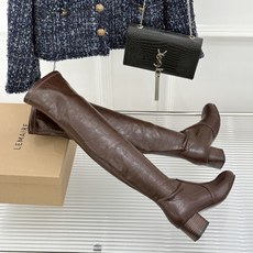 Lemaire 26WF新品极简粗跟弹力靴长靴越穿越爱的经典款型秋日衣橱里的常青树懂行的人一眼便知把舒适 Lemaire 26WF新品极简粗跟弹力靴长靴越穿越爱的经典款型秋日衣橱里的常青树懂行的人一眼便知把舒适