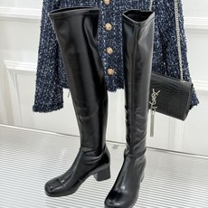 Lemaire 26WF新品极简粗跟弹力靴长靴越穿越爱的经典款型秋日衣橱里的常青树懂行的人一眼便知把舒适 Lemaire 26WF新品极简粗跟弹力靴长靴越穿越爱的经典款型秋日衣橱里的常青树懂行的人一眼便知把舒适