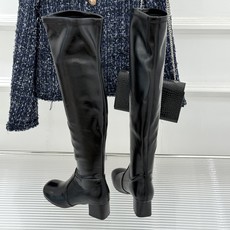 Lemaire 26WF新品极简粗跟弹力靴长靴越穿越爱的经典款型秋日衣橱里的常青树懂行的人一眼便知把舒适 Lemaire 26WF新品极简粗跟弹力靴长靴越穿越爱的经典款型秋日衣橱里的常青树懂行的人一眼便知把舒适