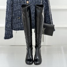 Lemaire 26WF新品极简粗跟弹力靴长靴越穿越爱的经典款型秋日衣橱里的常青树懂行的人一眼便知把舒适 Lemaire 26WF新品极简粗跟弹力靴长靴越穿越爱的经典款型秋日衣橱里的常青树懂行的人一眼便知把舒适