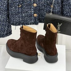 The Row 26WF新品前拉链增高厚底松糕靴子系列大表姐刘雯同款上脚极简老钱风质感直接拉满头层牛皮打 The Row 26WF新品前拉链增高厚底松糕靴子系列大表姐刘雯同款上脚极简老钱风质感直接拉满头层牛皮打