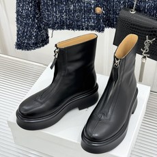The Row 26WF新品前拉链增高厚底松糕靴子系列大表姐刘雯同款上脚极简老钱风质感直接拉满头层牛皮打 The Row 26WF新品前拉链增高厚底松糕靴子系列大表姐刘雯同款上脚极简老钱风质感直接拉满头层牛皮打