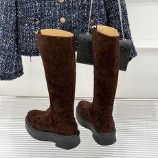 The Row 26WF新品前拉链增高厚底松糕靴子系列大表姐刘雯同款上脚极简老钱风质感直接拉满头层牛皮打 The Row 26WF新品前拉链增高厚底松糕靴子系列大表姐刘雯同款上脚极简老钱风质感直接拉满头层牛皮打