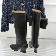 Jil Sander/吉尔桑达极26WF新品绑带粗跟长靴极简党秋冬的本命长靴低调鞋款辨识度却很高舒适与格 Jil Sander/吉尔桑达极26WF新品绑带粗跟长靴极简党秋冬的本命长靴低调鞋款辨识度却很高舒适与格
