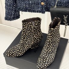 Jil Sander/吉尔桑达极26WF新品绑带粗跟短靴极简党秋冬的本命短靴低调鞋款辨识度却很高舒适与格 Jil Sander/吉尔桑达极26WF新品绑带粗跟短靴极简党秋冬的本命短靴低调鞋款辨识度却很高舒适与格