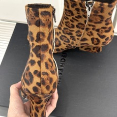 Jil Sander/吉尔桑达极26WF新品绑带粗跟短靴极简党秋冬的本命短靴低调鞋款辨识度却很高舒适与格 Jil Sander/吉尔桑达极26WF新品绑带粗跟短靴极简党秋冬的本命短靴低调鞋款辨识度却很高舒适与格
