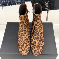 Jil Sander/吉尔桑达极26WF新品绑带粗跟短靴极简党秋冬的本命短靴低调鞋款辨识度却很高舒适与格 Jil Sander/吉尔桑达极26WF新品绑带粗跟短靴极简党秋冬的本命短靴低调鞋款辨识度却很高舒适与格