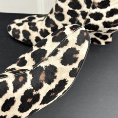 Jil Sander/吉尔桑达极26WF新品绑带粗跟短靴极简党秋冬的本命短靴低调鞋款辨识度却很高舒适与格 Jil Sander/吉尔桑达极26WF新品绑带粗跟短靴极简党秋冬的本命短靴低调鞋款辨识度却很高舒适与格