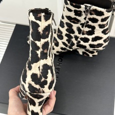 Jil Sander/吉尔桑达极26WF新品绑带粗跟短靴极简党秋冬的本命短靴低调鞋款辨识度却很高舒适与格 Jil Sander/吉尔桑达极26WF新品绑带粗跟短靴极简党秋冬的本命短靴低调鞋款辨识度却很高舒适与格