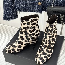 Jil Sander/吉尔桑达极26WF新品绑带粗跟短靴极简党秋冬的本命短靴低调鞋款辨识度却很高舒适与格 Jil Sander/吉尔桑达极26WF新品绑带粗跟短靴极简党秋冬的本命短靴低调鞋款辨识度却很高舒适与格