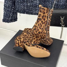 Jil Sander/吉尔桑达极26WF新品绑带粗跟短靴极简党秋冬的本命短靴低调鞋款辨识度却很高舒适与格 Jil Sander/吉尔桑达极26WF新品绑带粗跟短靴极简党秋冬的本命短靴低调鞋款辨识度却很高舒适与格