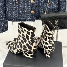 Jil Sander/吉尔桑达极26WF新品绑带粗跟短靴极简党秋冬的本命短靴低调鞋款辨识度却很高舒适与格 Jil Sander/吉尔桑达极26WF新品绑带粗跟短靴极简党秋冬的本命短靴低调鞋款辨识度却很高舒适与格