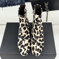 Jil Sander/吉尔桑达极26WF新品绑带粗跟短靴极简党秋冬的本命短靴低调鞋款辨识度却很高舒适与格 Jil Sander/吉尔桑达极26WF新品绑带粗跟短靴极简党秋冬的本命短靴低调鞋款辨识度却很高舒适与格