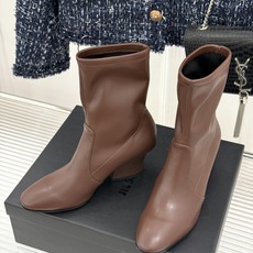 Jil Sander/吉尔桑达极26WF新品粗跟弹力靴系列秋冬衣橱百搭刚需单品低调奢牌诚意之作弹力靴筒妥 Jil Sander/吉尔桑达极26WF新品粗跟弹力靴系列秋冬衣橱百搭刚需单品低调奢牌诚意之作弹力靴筒妥
