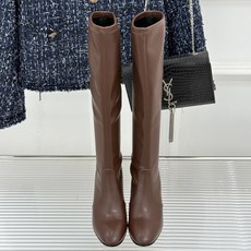 Jil Sander/吉尔桑达极26WF新品粗跟弹力靴系列秋冬衣橱百搭刚需单品低调奢牌诚意之作弹力靴筒妥 Jil Sander/吉尔桑达极26WF新品粗跟弹力靴系列秋冬衣橱百搭刚需单品低调奢牌诚意之作弹力靴筒妥