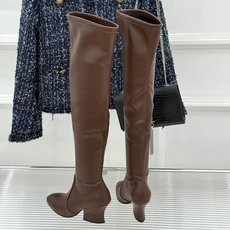 Jil Sander/吉尔桑达极26WF新品粗跟弹力靴系列秋冬衣橱百搭刚需单品低调奢牌诚意之作弹力靴筒妥 Jil Sander/吉尔桑达极26WF新品粗跟弹力靴系列秋冬衣橱百搭刚需单品低调奢牌诚意之作弹力靴筒妥
