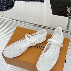 L*V驴家26WF新品网纱水钻平底玛丽珍鞋网纱缀钻玛丽珍登场轻纱覆足笼着朦胧柔光水钻折射细碎星光玛丽珍扣 L*V驴家26WF新品网纱水钻平底玛丽珍鞋网纱缀钻玛丽珍登场轻纱覆足笼着朦胧柔光水钻折射细碎星光玛丽珍扣