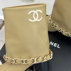 CHANE*|小香25k秋冬新品大链条拼色粗跟裤管靴标志性的大链条设计,把经典玩出花!粗旷却不失精致的金 CHANE*|小香25k秋冬新品大链条拼色粗跟裤管靴标志性的大链条设计,把经典玩出花!粗旷却不失精致的金