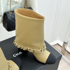 CHANE*|小香25k秋冬新品大链条拼色粗跟裤管靴标志性的大链条设计,把经典玩出花!粗旷却不失精致的金 CHANE*|小香25k秋冬新品大链条拼色粗跟裤管靴标志性的大链条设计,把经典玩出花!粗旷却不失精致的金