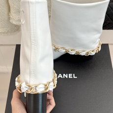 CHANE*|小香25k秋冬新品大链条拼色粗跟裤管靴标志性的大链条设计,把经典玩出花!粗旷却不失精致的金 CHANE*|小香25k秋冬新品大链条拼色粗跟裤管靴标志性的大链条设计,把经典玩出花!粗旷却不失精致的金