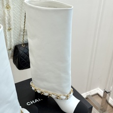 CHANE*|小香25k秋冬新品大链条拼色粗跟裤管靴标志性的大链条设计,把经典玩出花!粗旷却不失精致的金 CHANE*|小香25k秋冬新品大链条拼色粗跟裤管靴标志性的大链条设计,把经典玩出花!粗旷却不失精致的金