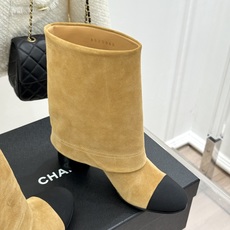 短靴CHANE*|小香25k秋冬新品链条双C拼色粗跟裤管靴长靴这双裤管靴简直是时尚圈的缪斯!靴筒设计挺阔 短靴CHANE*|小香25k秋冬新品链条双C拼色粗跟裤管靴长靴这双裤管靴简直是时尚圈的缪斯!靴筒设计挺阔