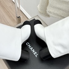 长靴CHANE*|小香25k秋冬新品链条双C拼色粗跟裤管靴长靴这双裤管靴简直是时尚圈的缪斯!靴筒设计挺阔 长靴CHANE*|小香25k秋冬新品链条双C拼色粗跟裤管靴长靴这双裤管靴简直是时尚圈的缪斯!靴筒设计挺阔