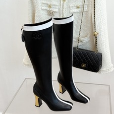 CHANE*|小香26A秋冬新品 双C拼接方头金属跟高跟长靴 秋冬鞋柜必有它位置 时髦精闭眼入不亏 解锁秋冬穿搭万能密码 CHANE*|小香26A秋冬新品 双C拼接方头金属跟高跟长靴 秋冬鞋柜必有它位置 时髦精闭眼入不亏 解锁秋冬穿搭万能密码