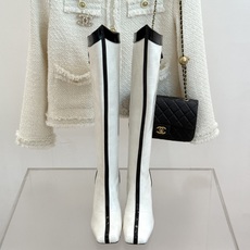 CHANE*|小香26A秋冬新品 双C拼接方头金属跟高跟长靴 秋冬鞋柜必有它位置 时髦精闭眼入不亏 解锁秋冬穿搭万能密码 CHANE*|小香26A秋冬新品 双C拼接方头金属跟高跟长靴 秋冬鞋柜必有它位置 时髦精闭眼入不亏 解锁秋冬穿搭万能密码