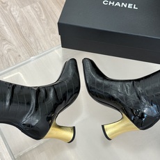 CHANE*|小香26A秋冬新品 双C拼接方头金属跟高跟长靴 秋冬鞋柜必有它位置 时髦精闭眼入不亏 解锁秋冬穿搭万能密码 CHANE*|小香26A秋冬新品 双C拼接方头金属跟高跟长靴 秋冬鞋柜必有它位置 时髦精闭眼入不亏 解锁秋冬穿搭万能密码