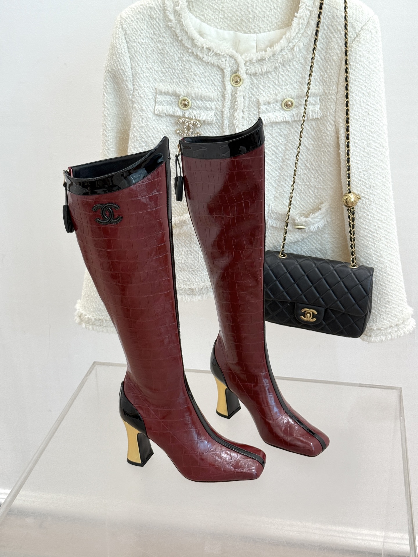 CHANE*|小香26A秋冬新品 双C拼接方头金属跟高跟长靴 秋冬鞋柜必有它位置 时髦精闭眼入不亏 解锁秋冬穿搭万能密码 CHANE*|小香26A秋冬新品 双C拼接方头金属跟高跟长靴 秋冬鞋柜必有它位置 时髦精闭眼入不亏 解锁秋冬穿搭万能密码