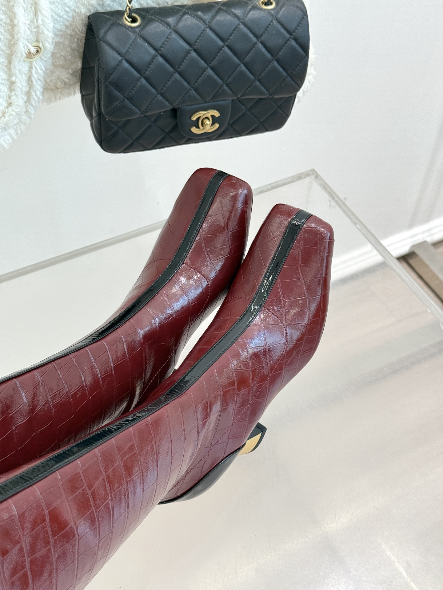 CHANE*|小香26A秋冬新品 双C拼接方头金属跟高跟长靴 秋冬鞋柜必有它位置 时髦精闭眼入不亏 解锁秋冬穿搭万能密码 CHANE*|小香26A秋冬新品 双C拼接方头金属跟高跟长靴 秋冬鞋柜必有它位置 时髦精闭眼入不亏 解锁秋冬穿搭万能密码