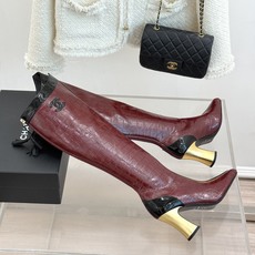 CHANE*|小香26A秋冬新品 双C拼接方头金属跟高跟长靴 秋冬鞋柜必有它位置 时髦精闭眼入不亏 解锁秋冬穿搭万能密码 CHANE*|小香26A秋冬新品 双C拼接方头金属跟高跟长靴 秋冬鞋柜必有它位置 时髦精闭眼入不亏 解锁秋冬穿搭万能密码