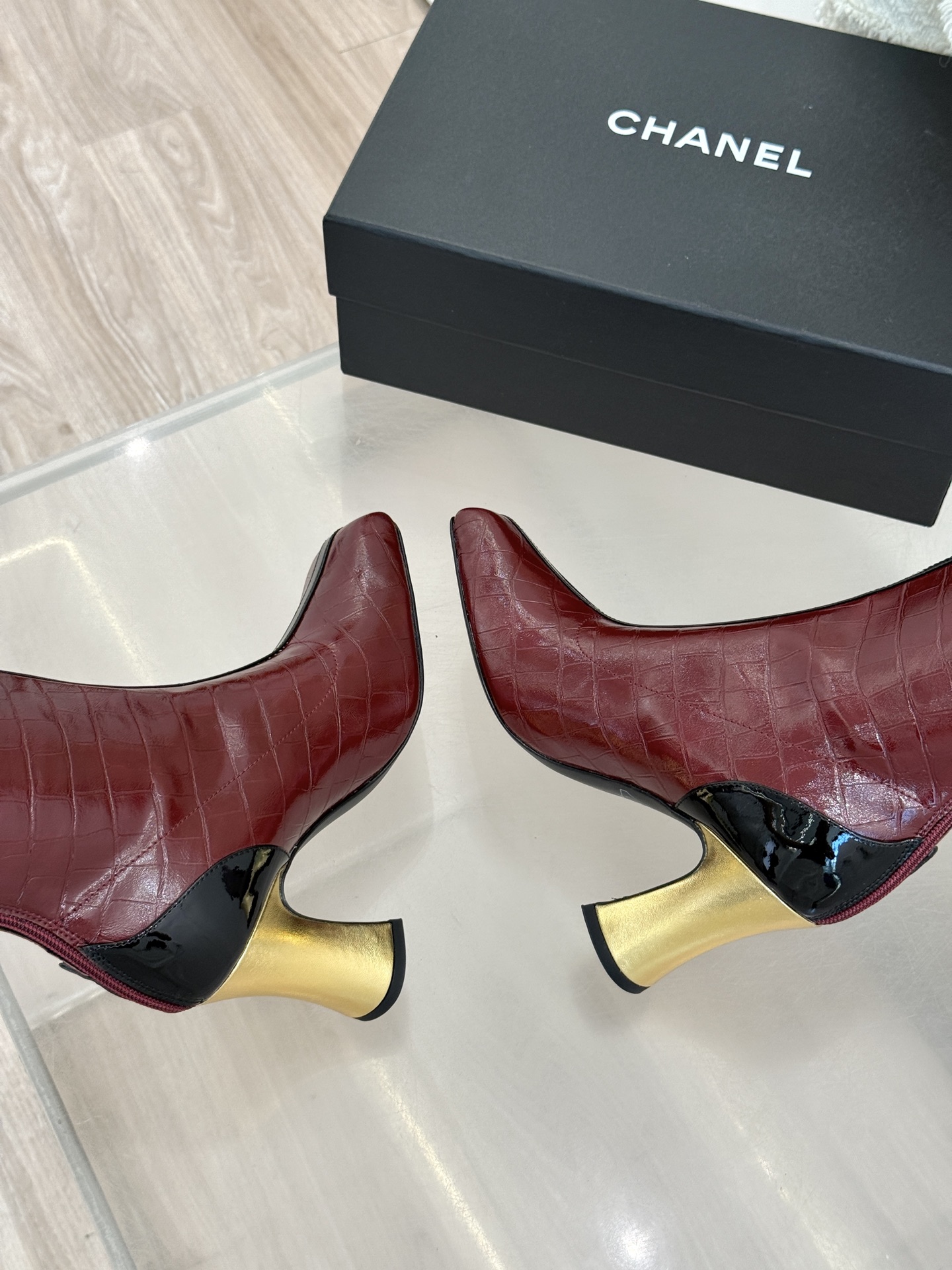 CHANE*|小香26A秋冬新品 双C拼接方头金属跟高跟长靴 秋冬鞋柜必有它位置 时髦精闭眼入不亏 解锁秋冬穿搭万能密码 CHANE*|小香26A秋冬新品 双C拼接方头金属跟高跟长靴 秋冬鞋柜必有它位置 时髦精闭眼入不亏 解锁秋冬穿搭万能密码
