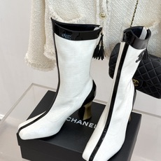 CHANE*|小香26A秋冬新品 双C拼接方头金属跟高跟长靴 秋冬鞋柜必有它位置 时髦精闭眼入不亏 解锁秋冬穿搭万能密码 CHANE*|小香26A秋冬新品 双C拼接方头金属跟高跟长靴 秋冬鞋柜必有它位置 时髦精闭眼入不亏 解锁秋冬穿搭万能密码