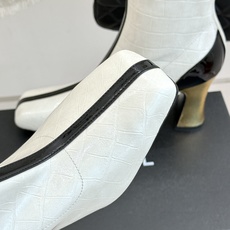 CHANE*|小香26A秋冬新品 双C拼接方头金属跟高跟长靴 秋冬鞋柜必有它位置 时髦精闭眼入不亏 解锁秋冬穿搭万能密码 CHANE*|小香26A秋冬新品 双C拼接方头金属跟高跟长靴 秋冬鞋柜必有它位置 时髦精闭眼入不亏 解锁秋冬穿搭万能密码